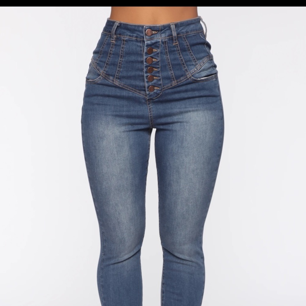 Fashion Nova form flattering skinny 👖